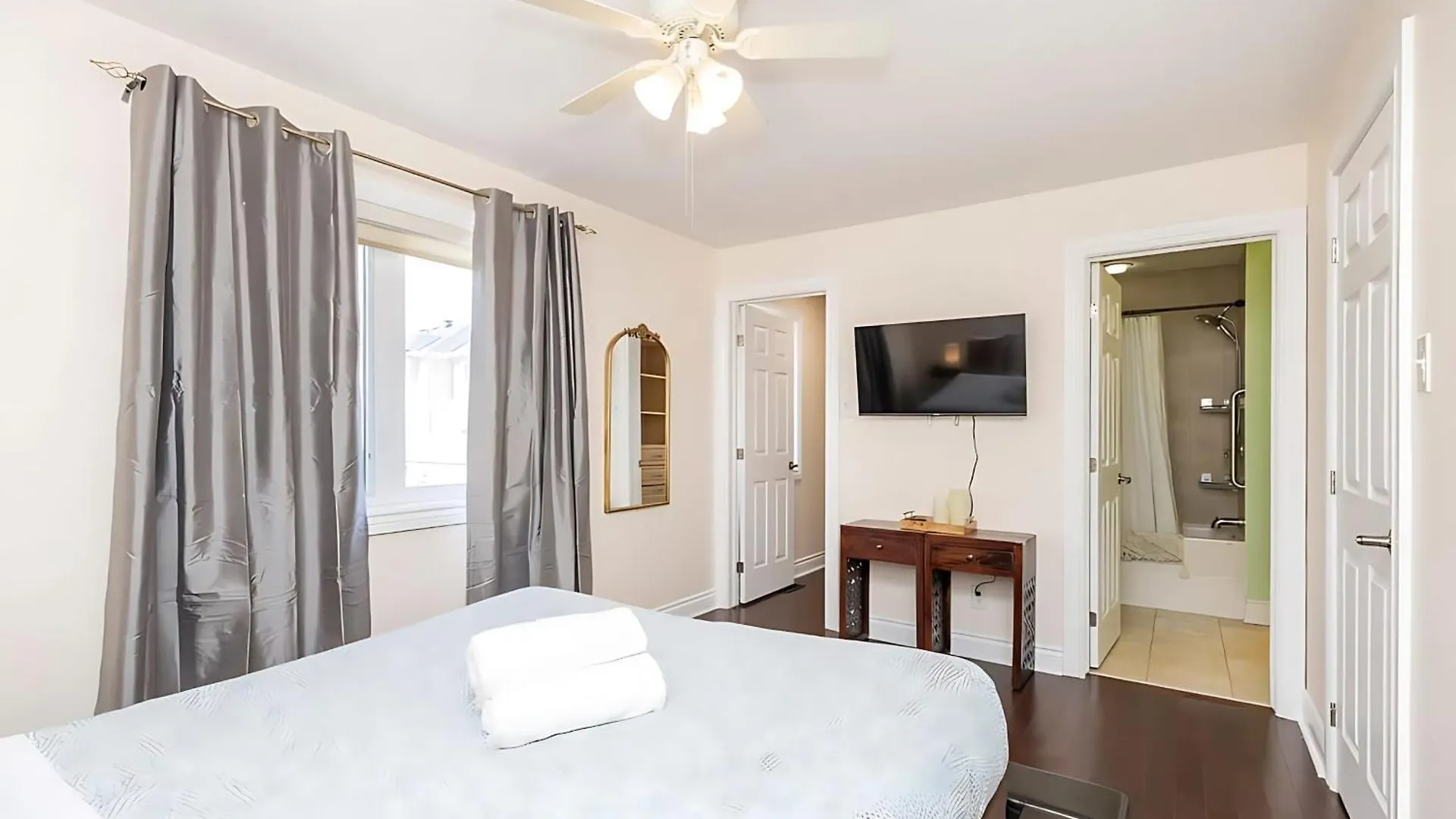 אוטווה Cozy Modern 4Br Home With Sunny Patio 0*,  קנדה