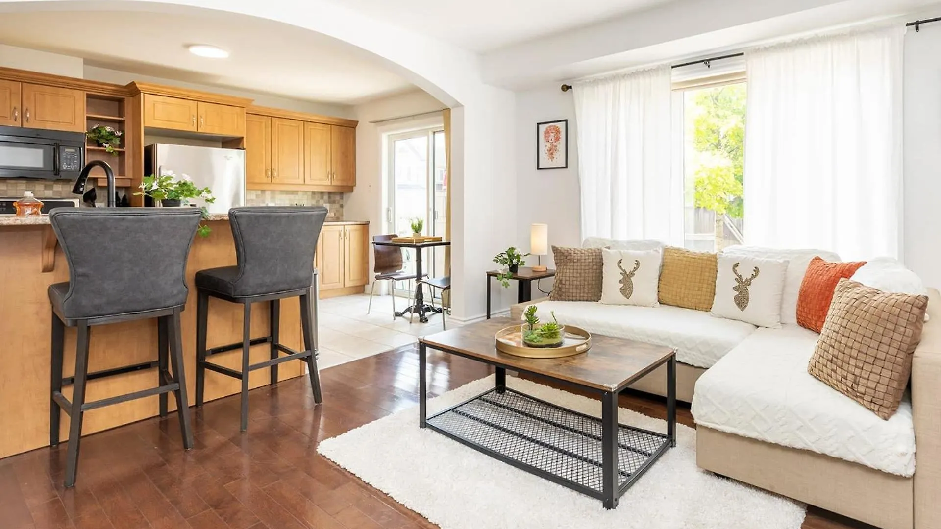 אוטווה Cozy Modern 4Br Home With Sunny Patio